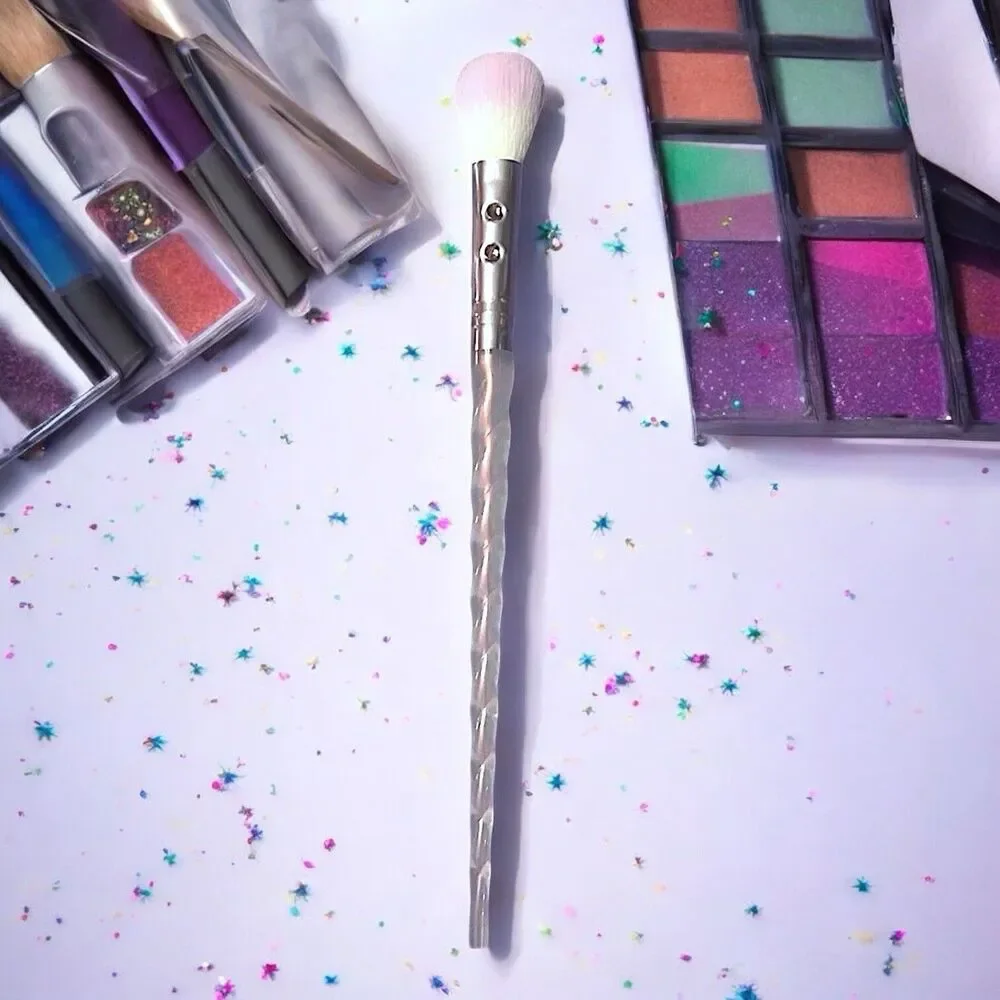 Slmissglam Brush flat brush TT04 Brand New Without Box